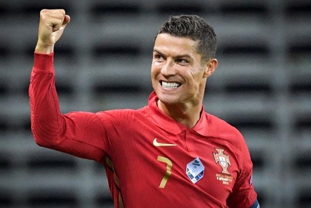 Ronaldo đạt 4 quả bóng vàng từ FIFA